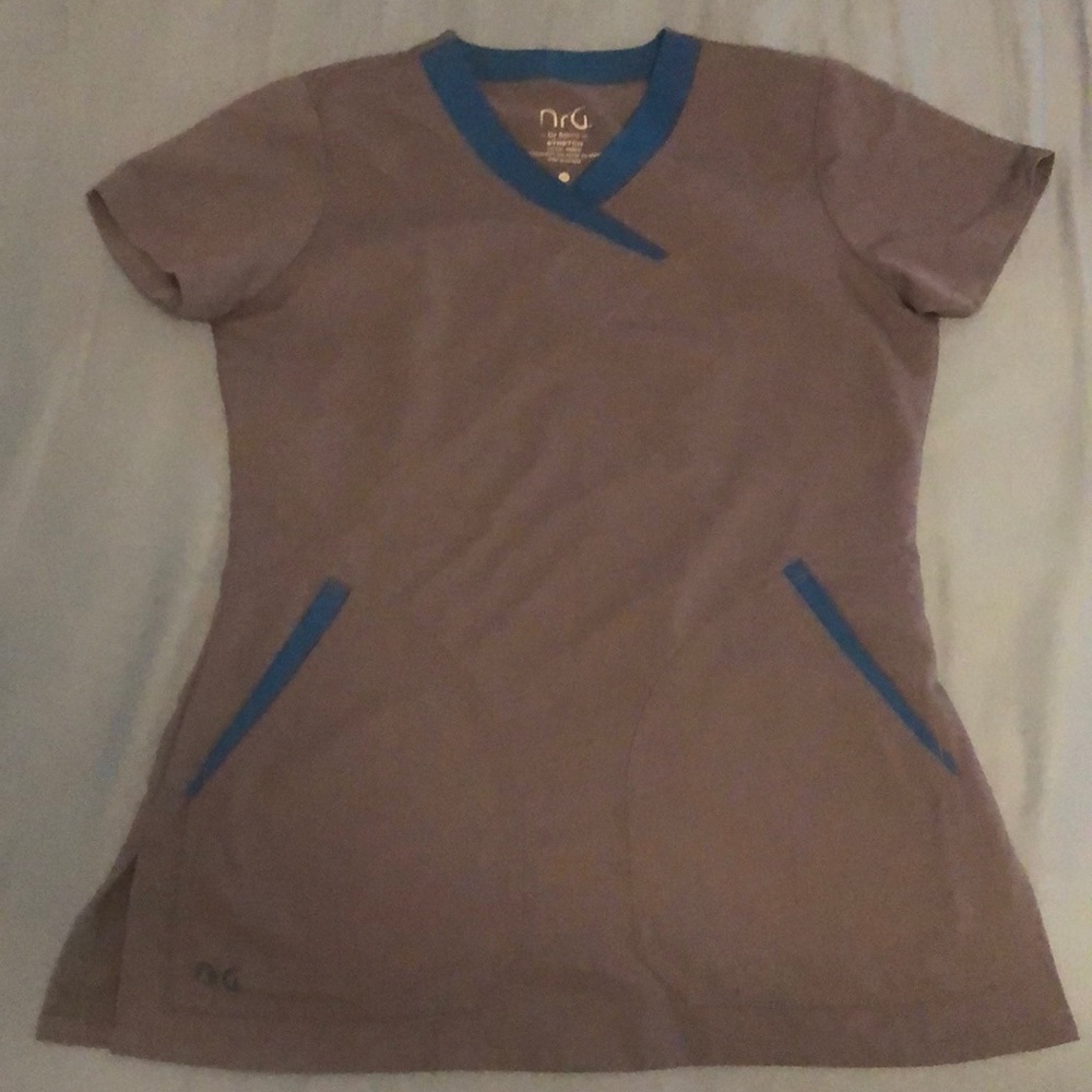 NRG by barco stretch scrub top